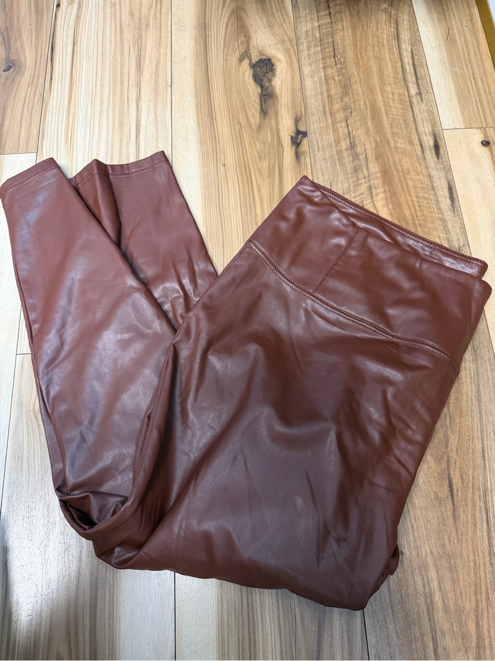 Brand NWT Faux Leather Leggings "Brown" By Dex - Picture 2 of 2